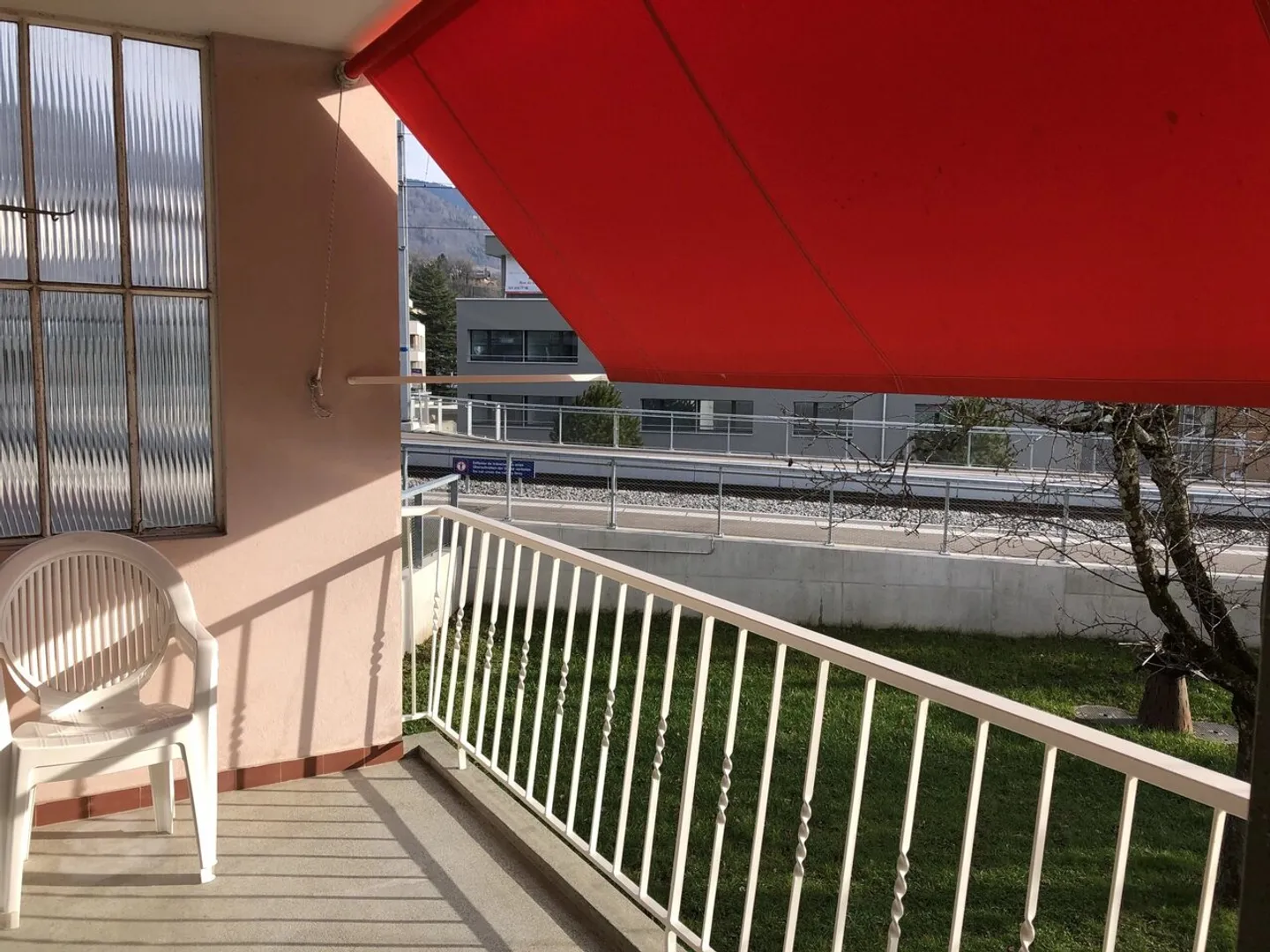 Bel appartamento luminoso di 3 locali a St-Légier - Foto 12 di 12