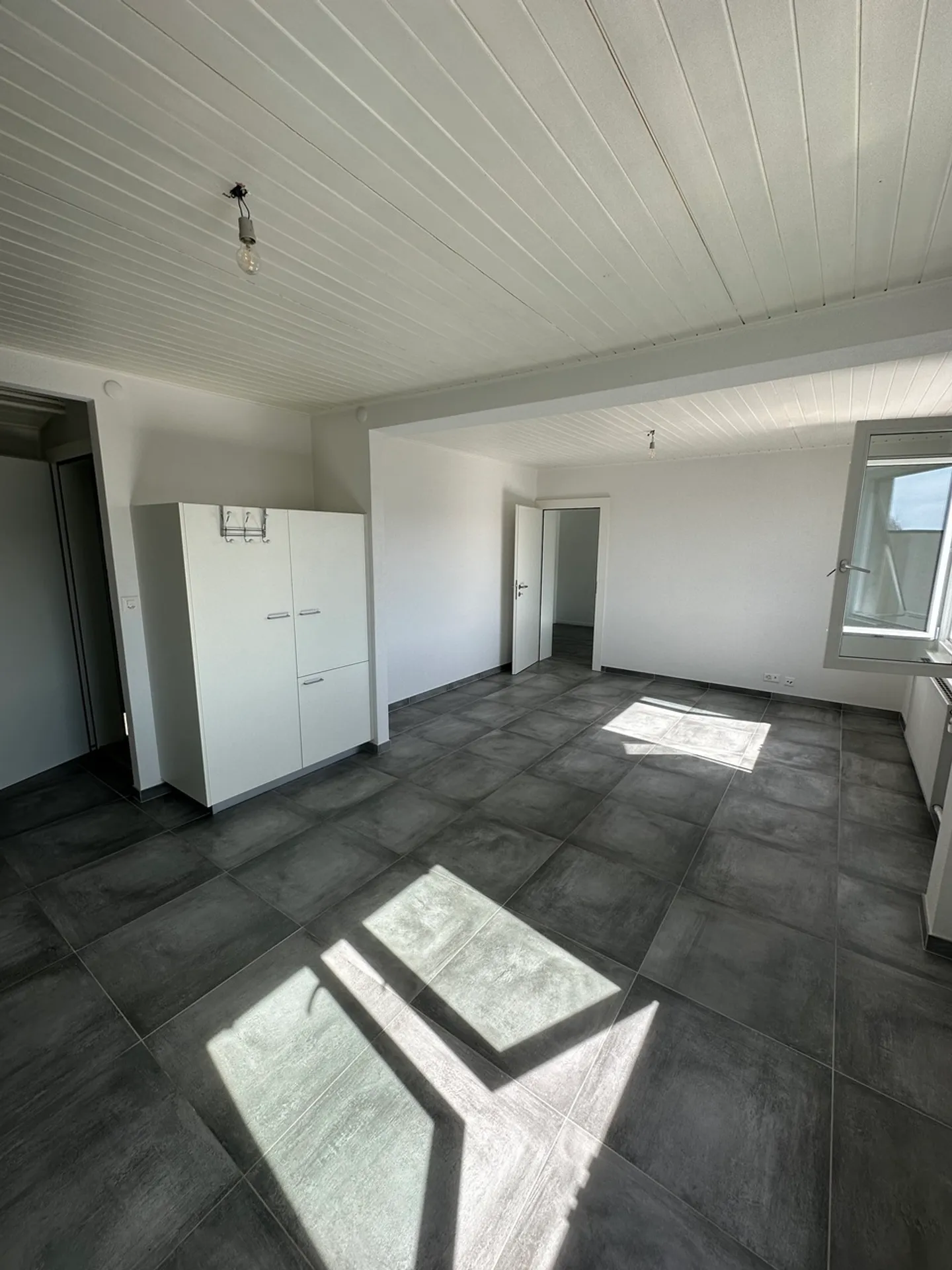 À vendre Attique 3.5 pièces près de toutes les commodités Le Landeron - Photo 6 sur 8