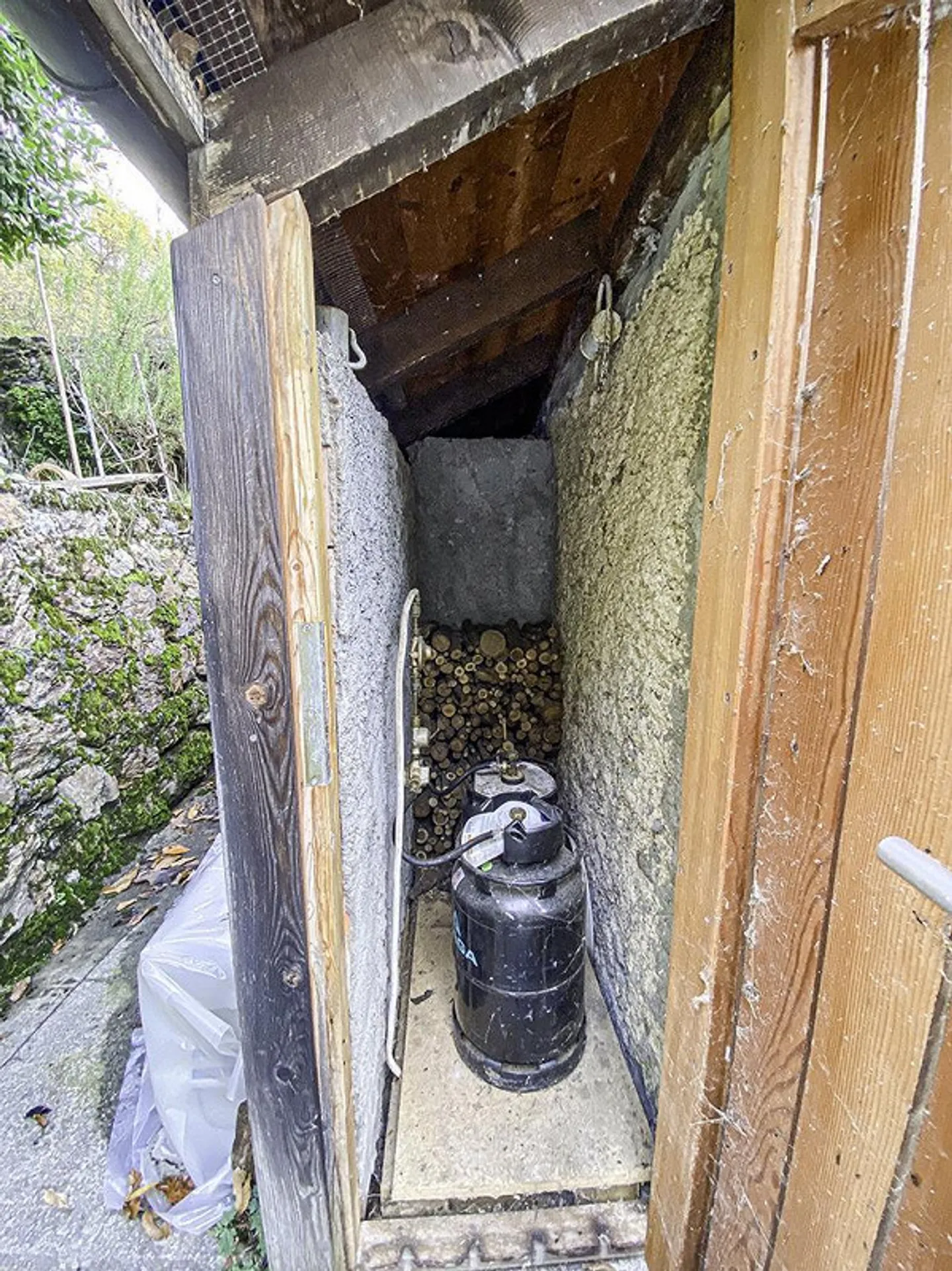 Charmante Rustico befindet sich in Scareglia, im Val Colla. Lugano - Foto 25 von 27