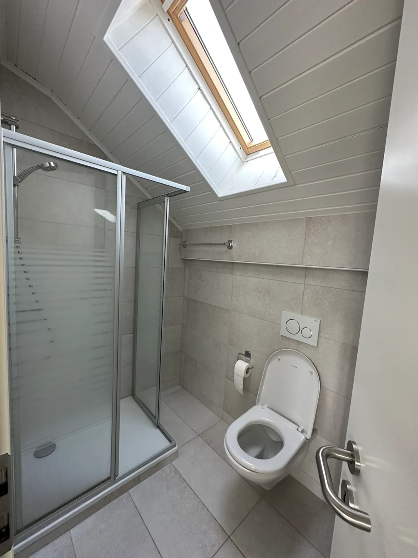 À vendre Attique 3.5 pièces près de toutes les commodités Le Landeron - Photo 8 sur 8