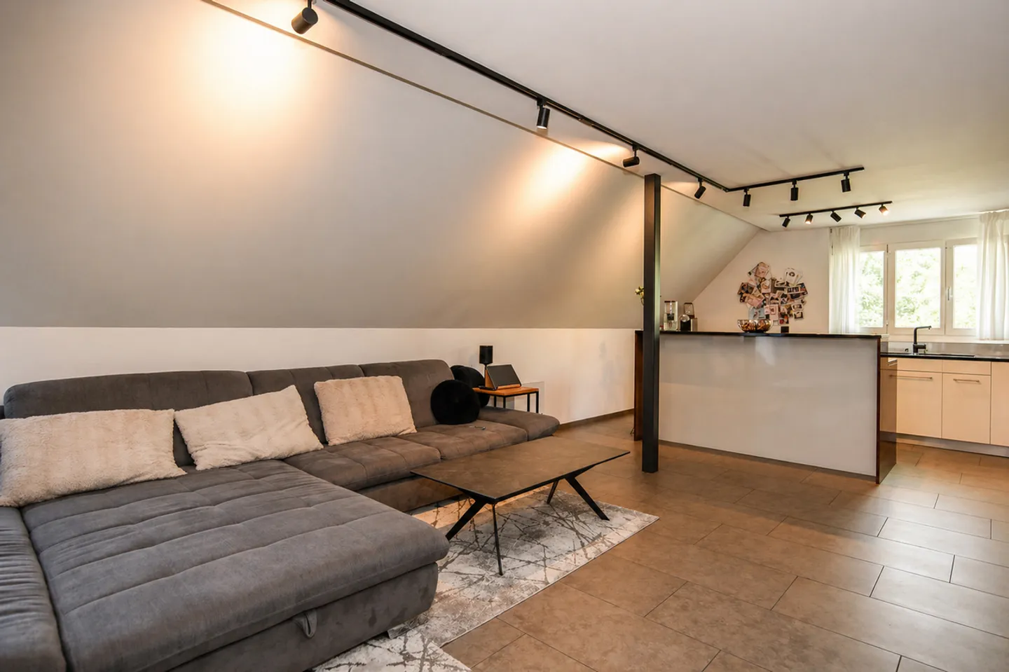 An Apartment to Fall in Love With - Photo 3 of 9