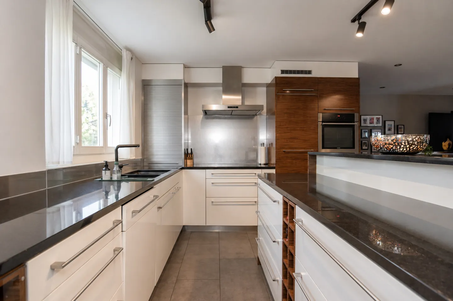 An Apartment to Fall in Love With - Photo 5 of 9