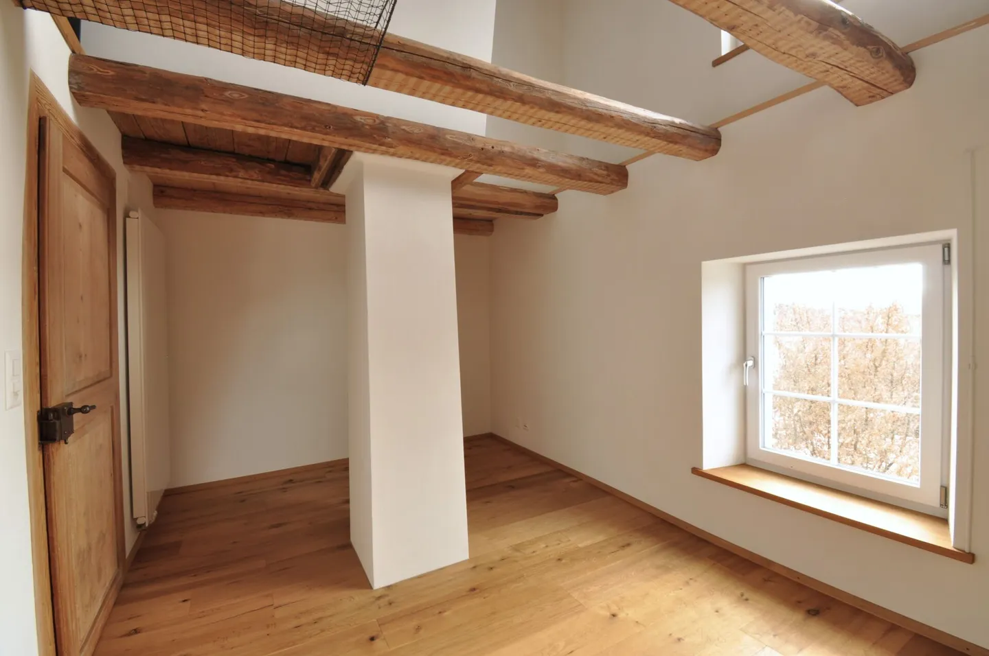 Zentrales Wohnglück in Hinwil: Historisches 6.5-Zimmer-Haus mit 2 Einheiten - Foto 5 von 12