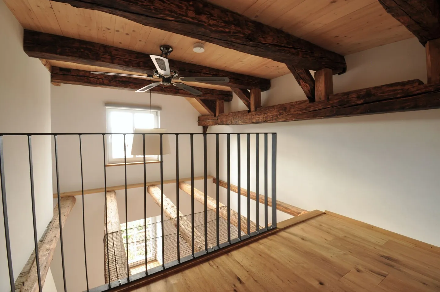 Zentrales Wohnglück in Hinwil: Historisches 6.5-Zimmer-Haus mit 2 Einheiten - Foto 7 von 12