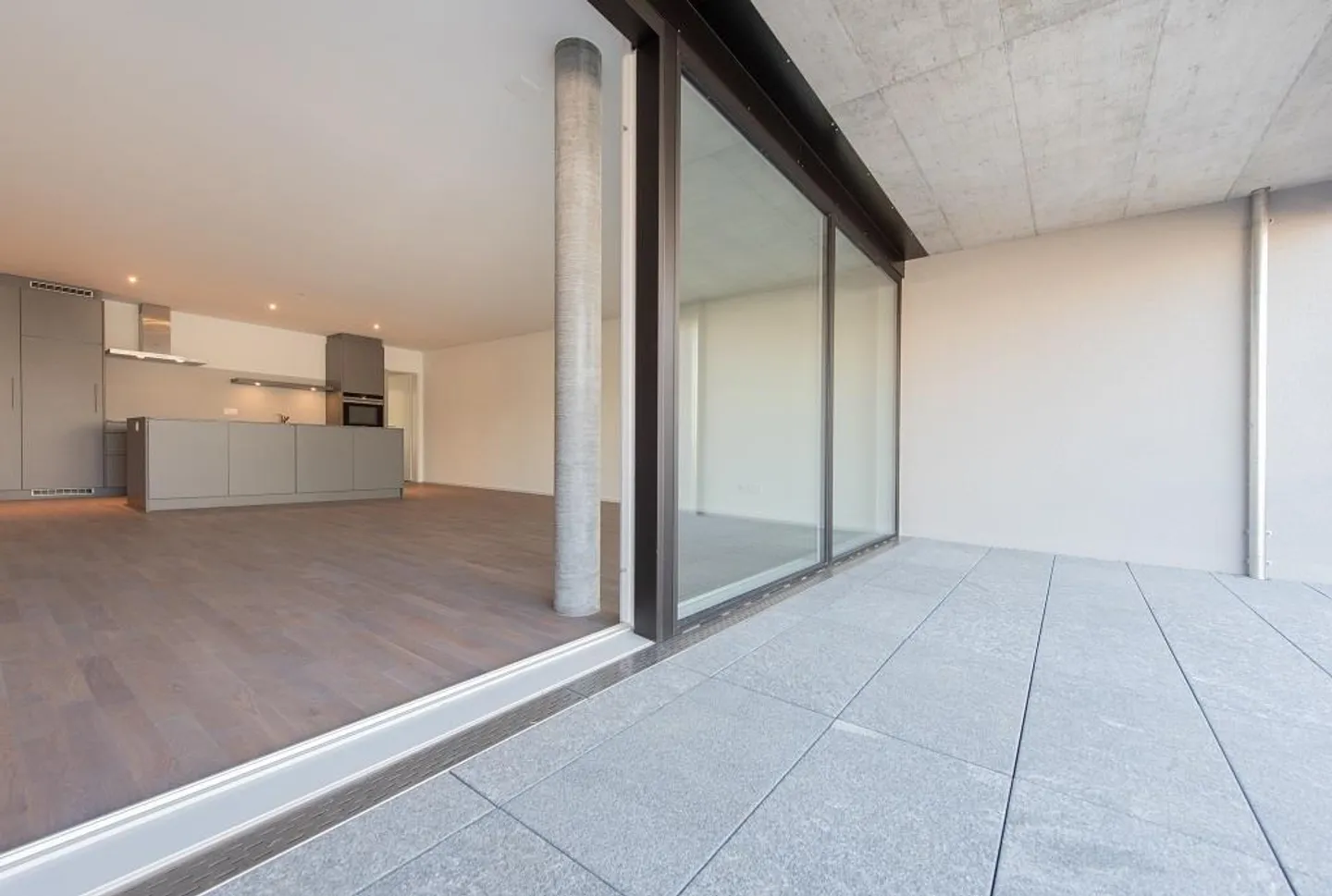 Are you looking for a spacious and modern apartment? - Photo 7 of 9