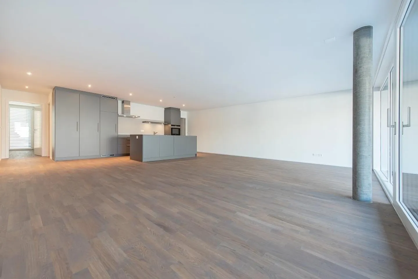 Are you looking for a spacious and modern apartment? - Photo 9 of 9
