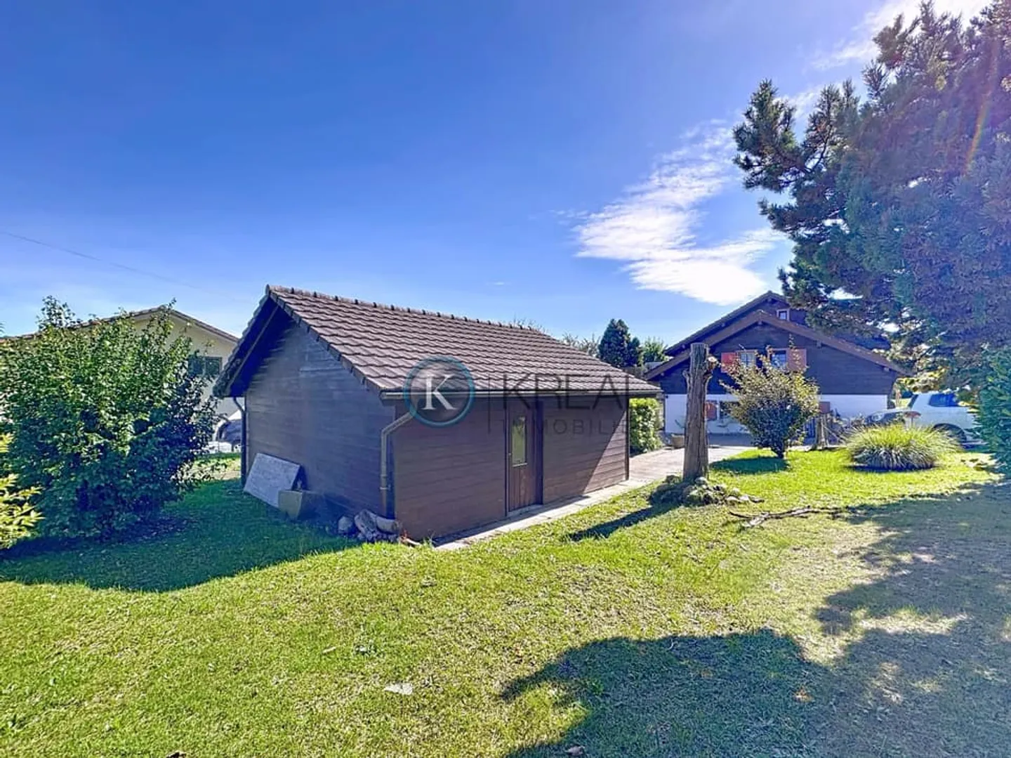 Spacious individual house with two apartments and great potential - Photo 8 of 8