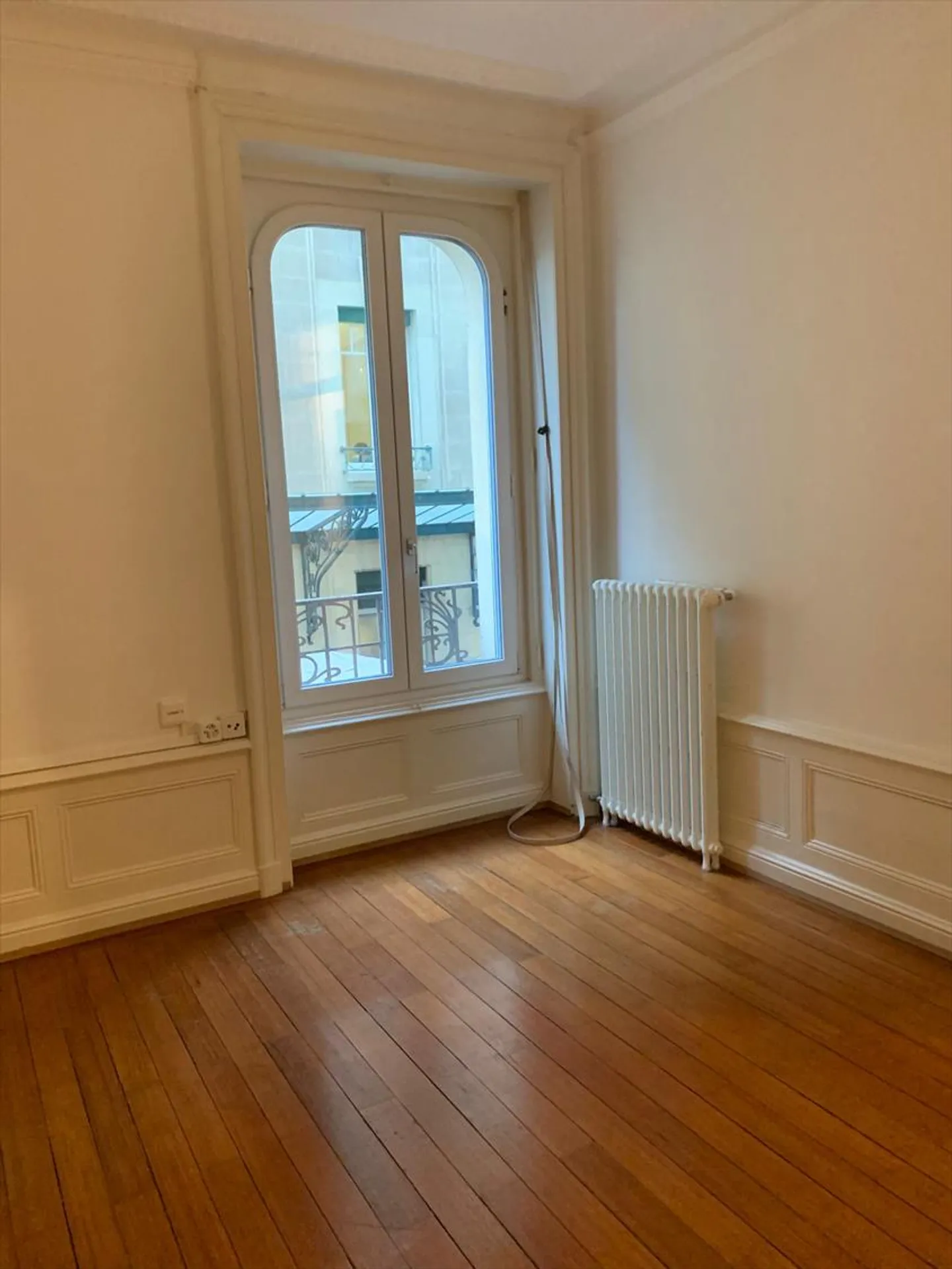 Appartamento luminoso e piacevole, ideale per studenti. - Foto 2 di 5