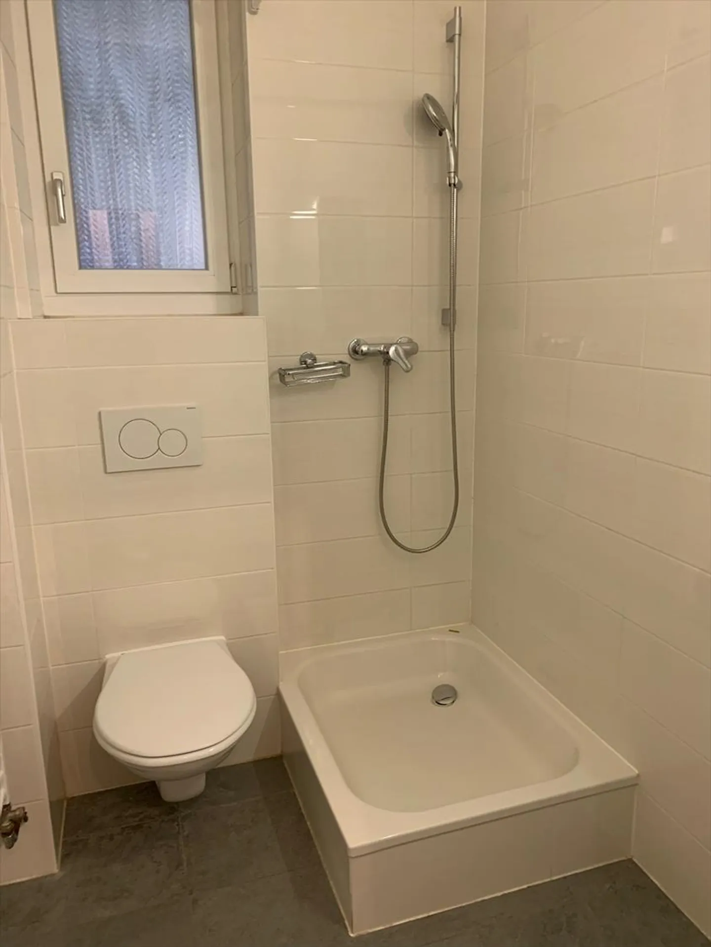 Appartamento luminoso e piacevole, ideale per studenti. - Foto 5 di 5