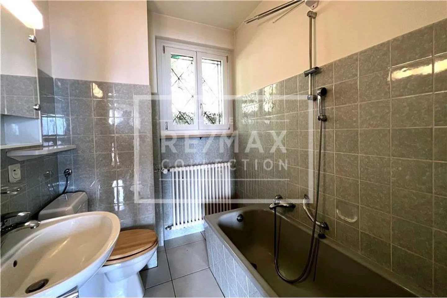 6-room House - Photo 7 of 12