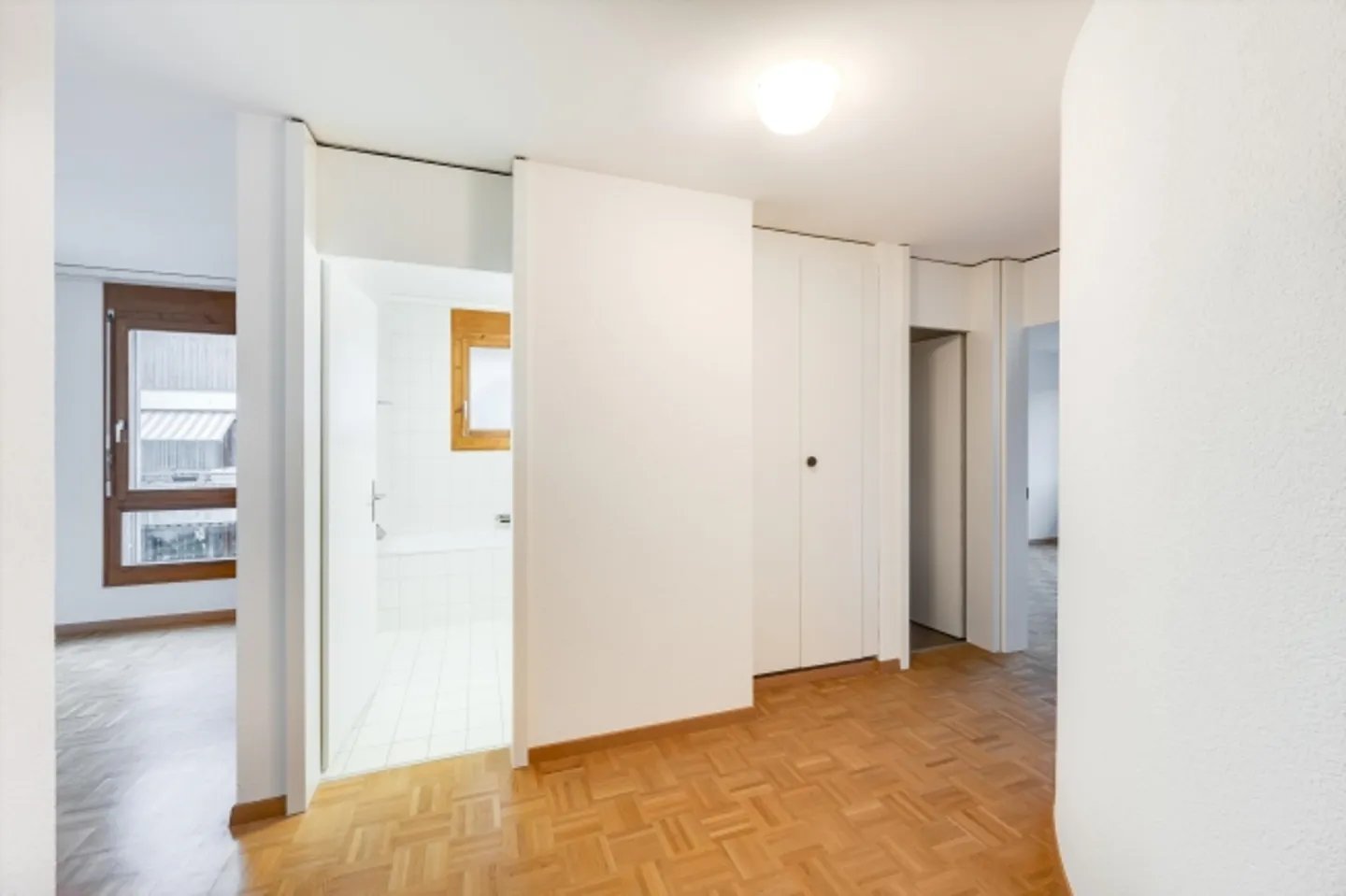 Appartement spacieux 2.5 pièces - Photo 5 sur 6