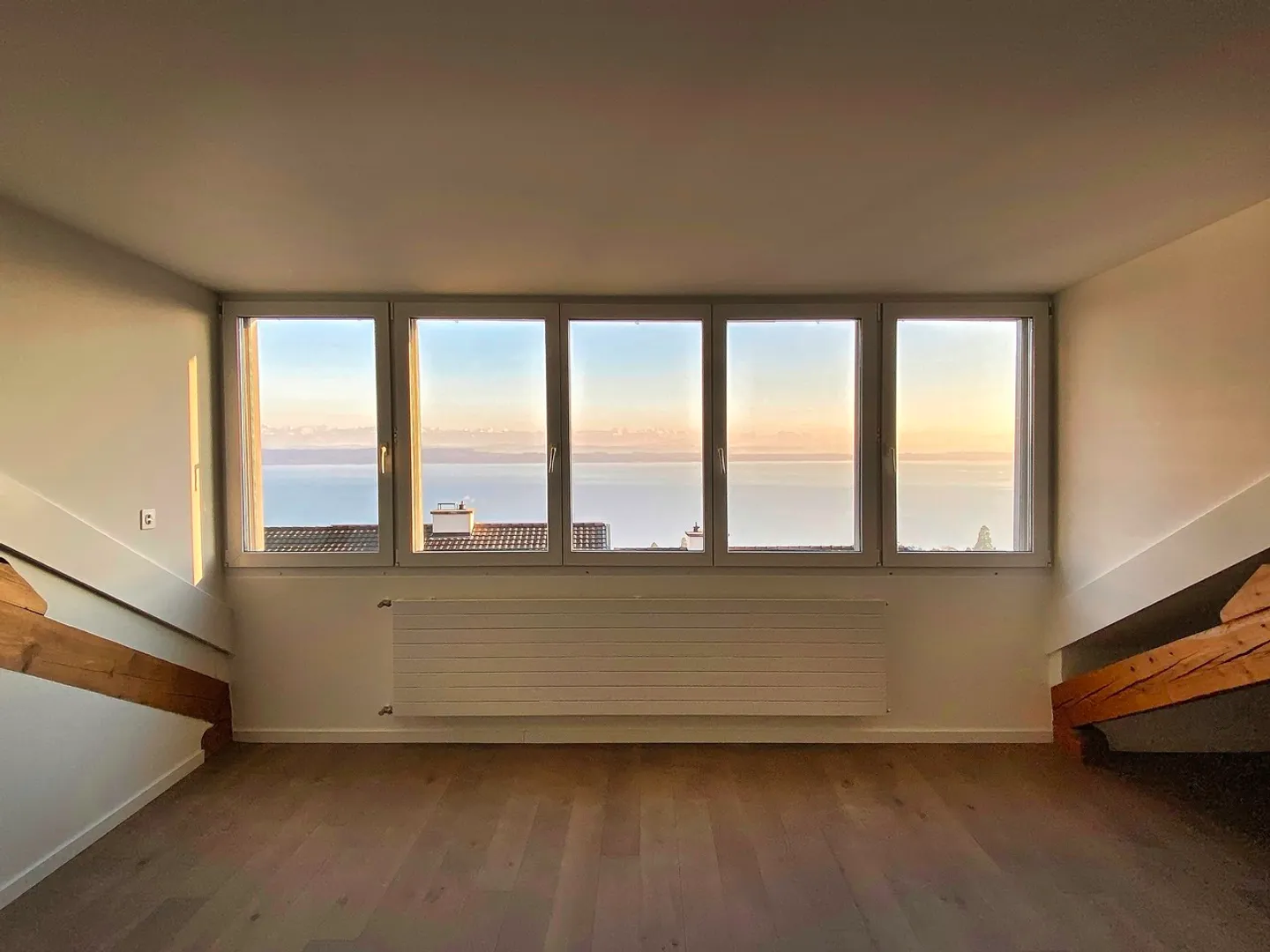 Appartamento di 3,5 locali e soppalco a Neuchâtel con vista sul lago - Foto 1 di 11
