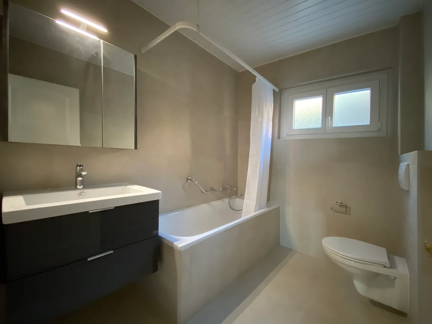 Appartamento di 3,5 locali e soppalco a Neuchâtel con vista sul lago - Foto 9 di 11
