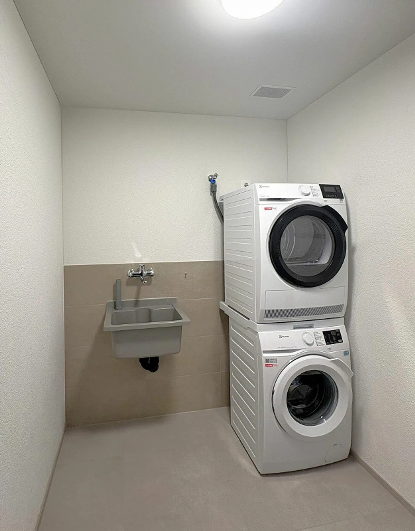 Dreamlike 2.5-room apartment in first occupancy - Photo 7 of 9