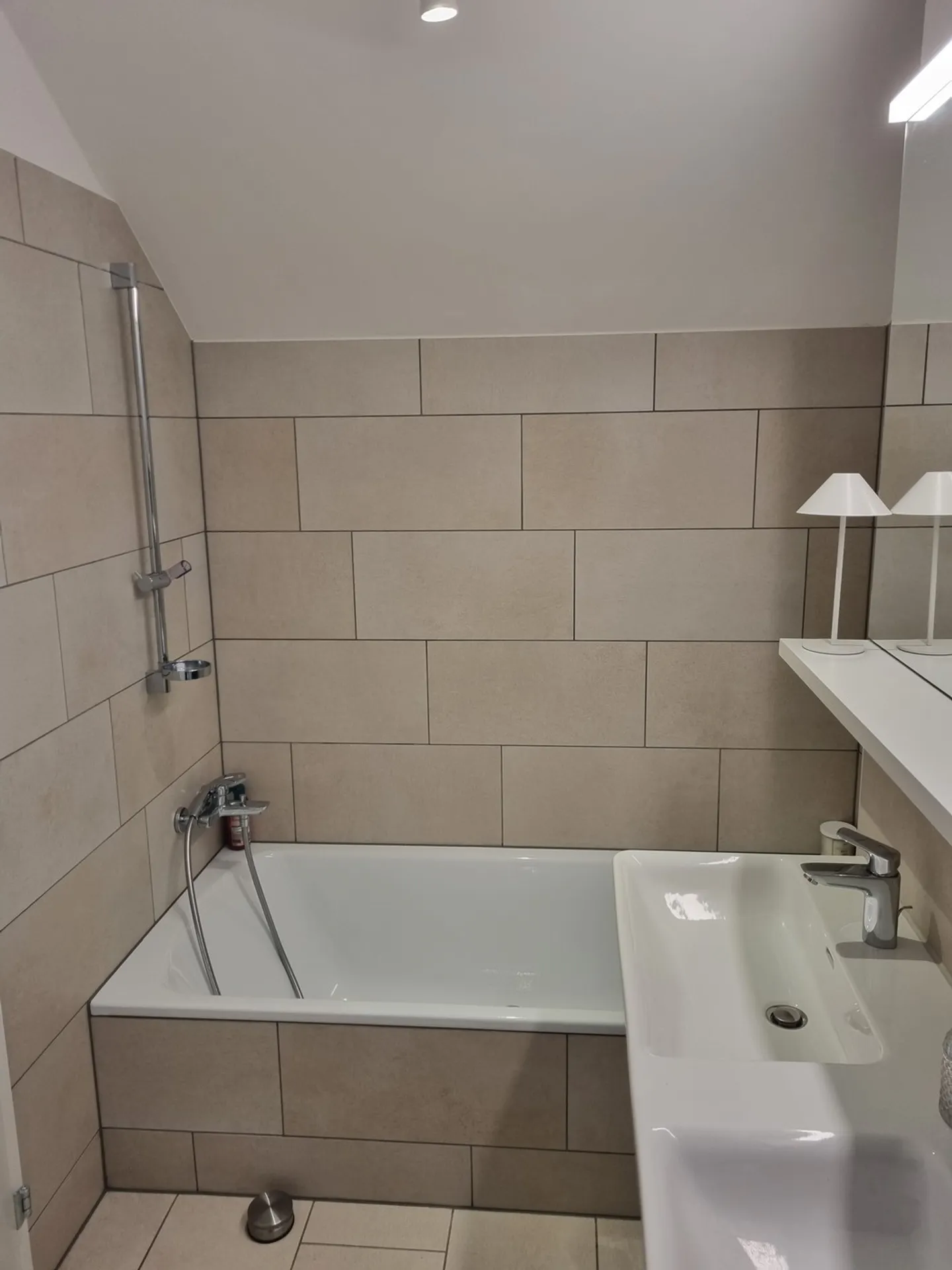 Bright spacious 3.5 room apartment - Photo 7 of 7