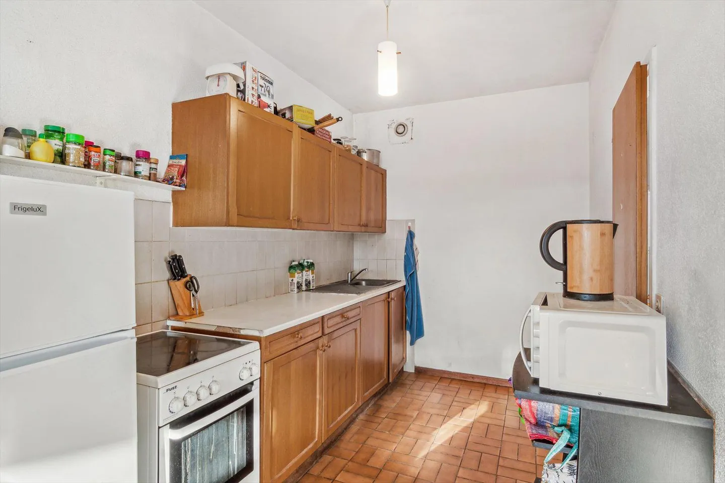 Appartement avec 4 pièces et vue sur le Rhin / Rénovation complète requise - Photo 4 sur 7