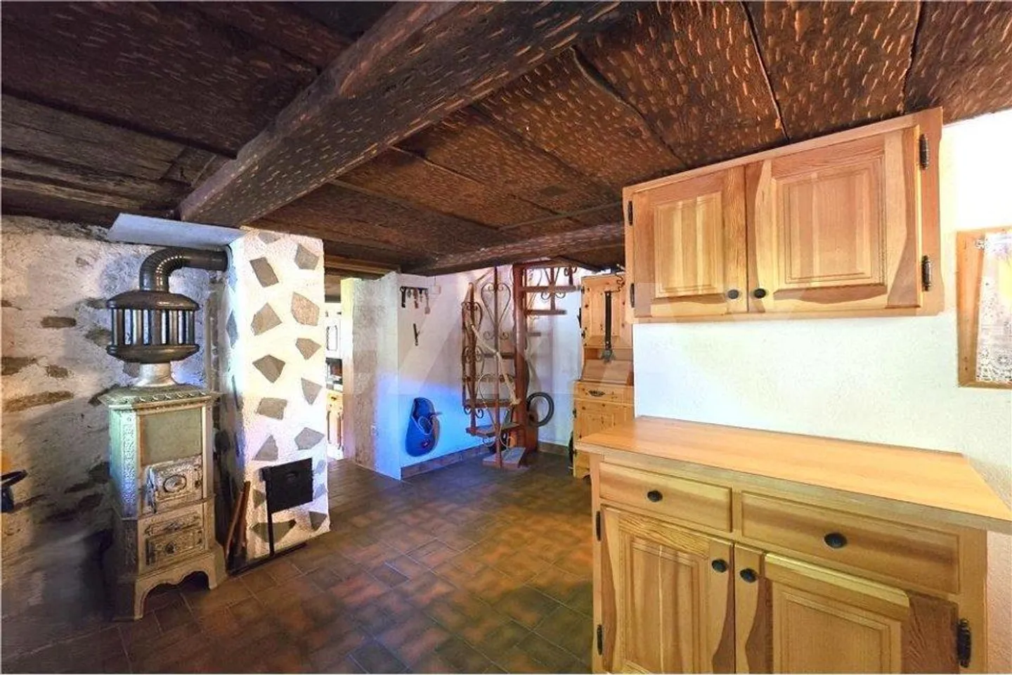 Chalet tradizionale del Vallese con charme nascosto nel verde - Foto 7 di 13