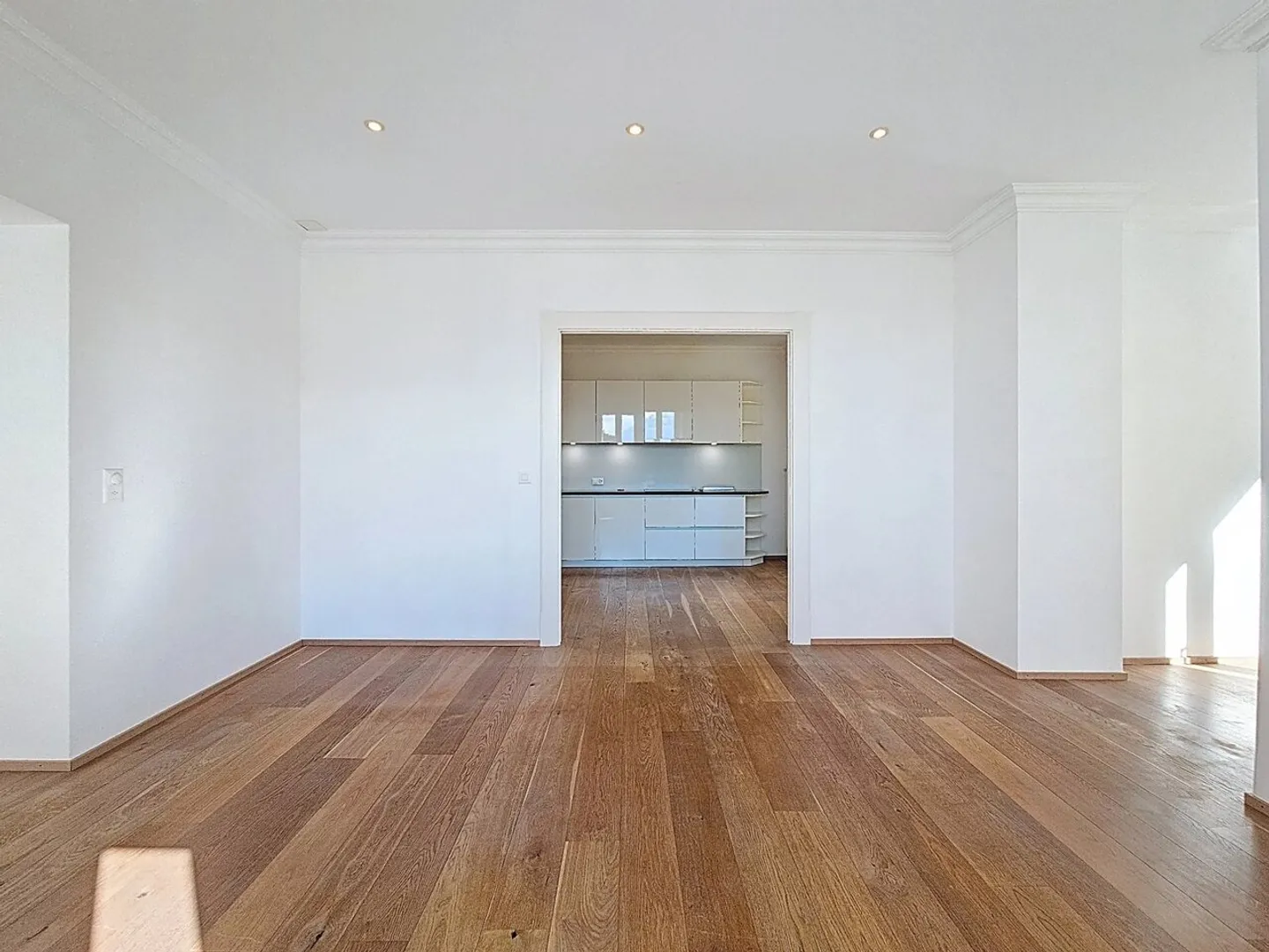 Appartement Charmant avec Vue sur le Lac - Photo 4 sur 13