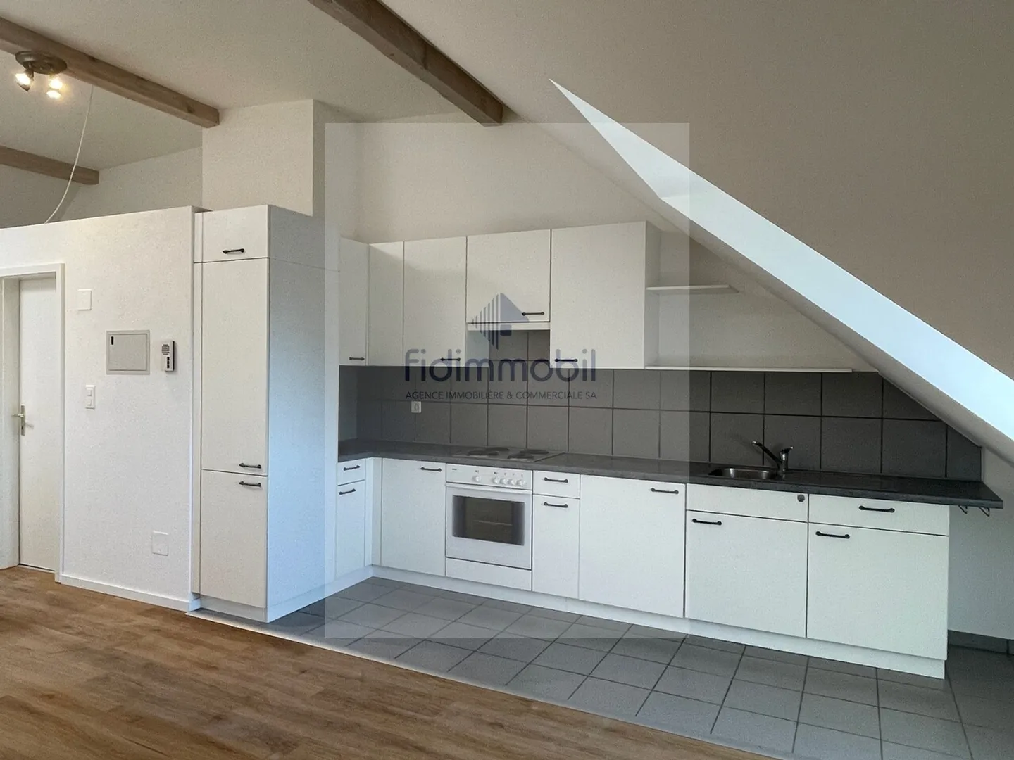 Helles Apartment mit offener Küche - Foto 1 von 7