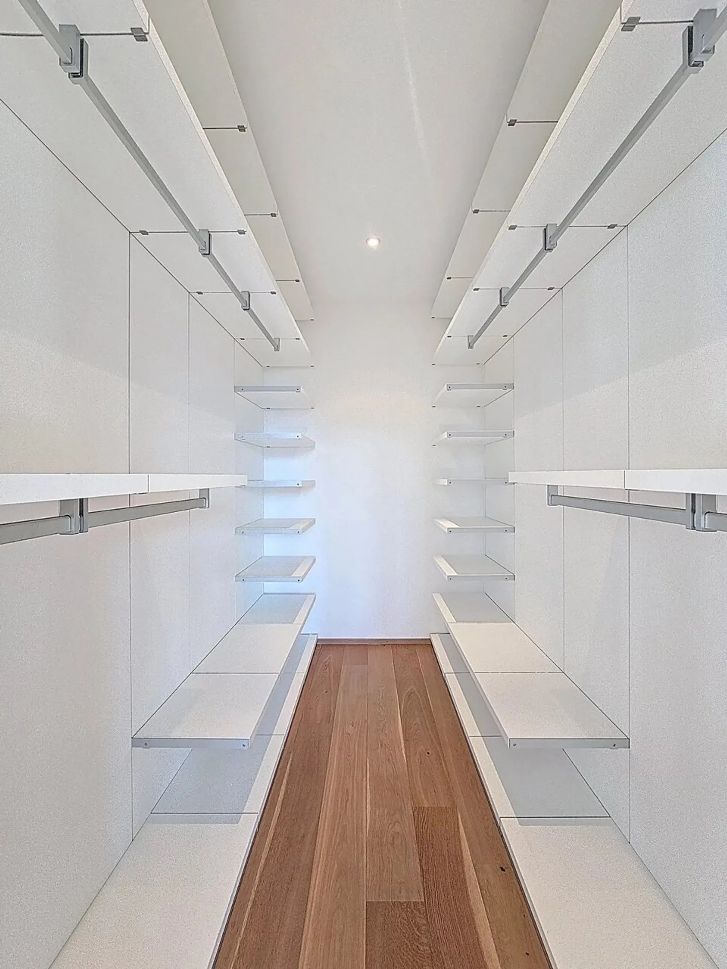 Appartement Charmant avec Vue sur le Lac - Photo 10 sur 13