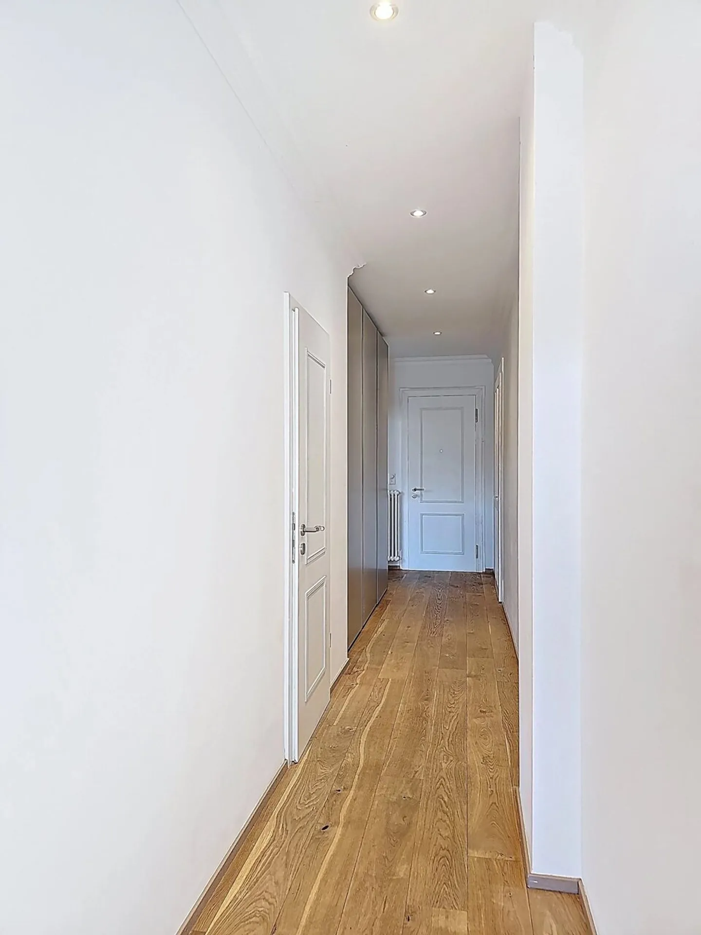 Appartement Charmant avec Vue sur le Lac - Photo 11 sur 13