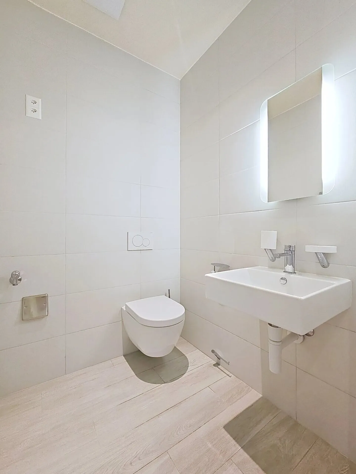 Appartement Charmant avec Vue sur le Lac - Photo 12 sur 13