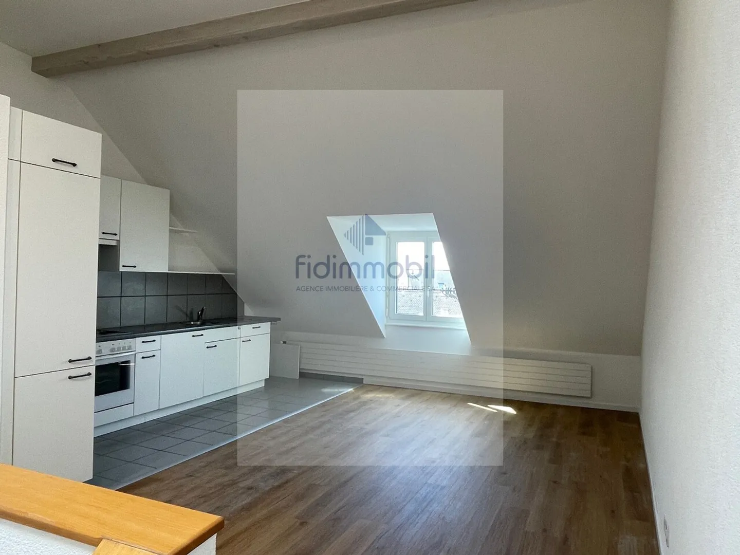 Helles Apartment mit offener Küche - Foto 2 von 7