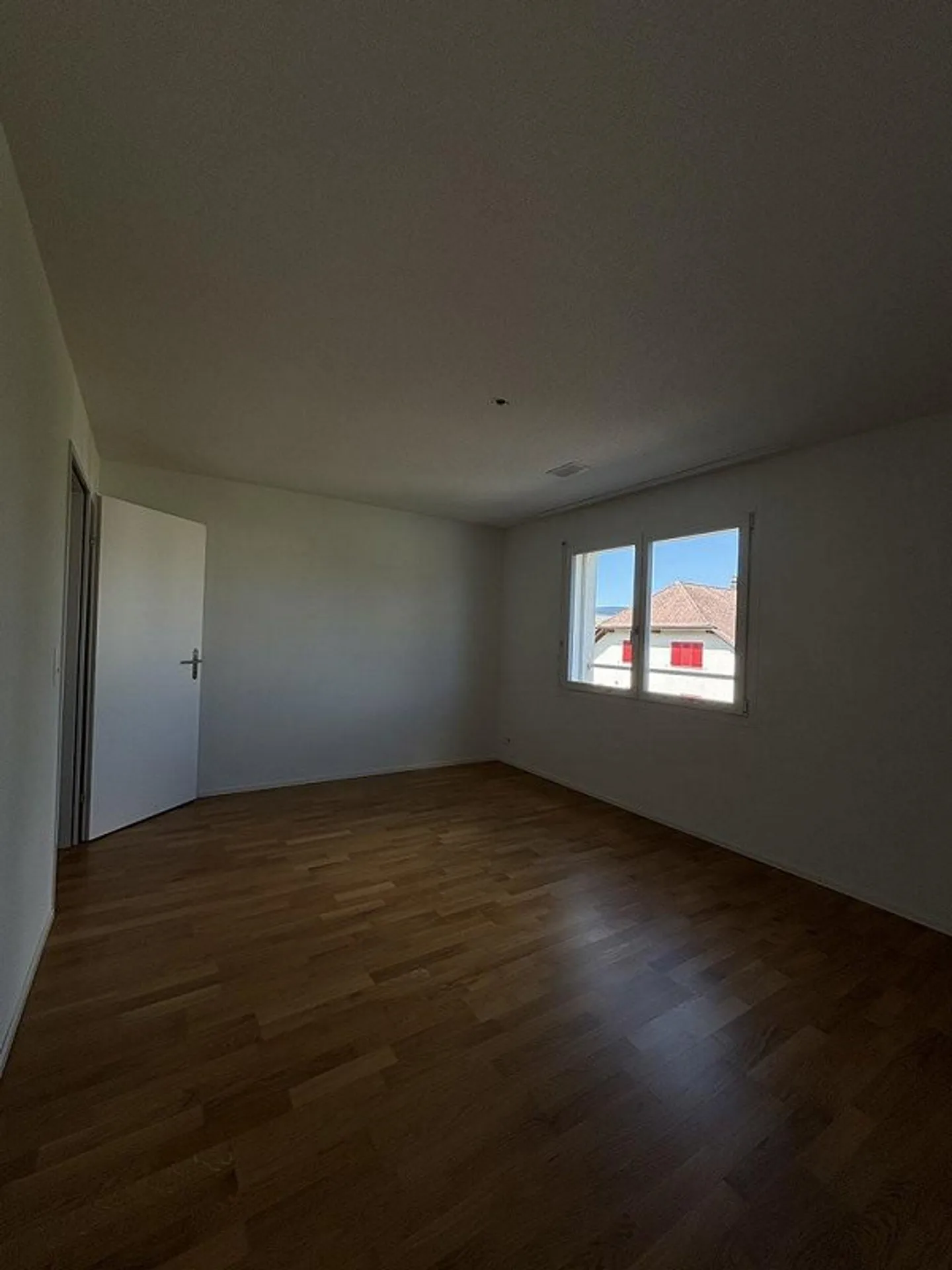 Beautiful living in Studen - Photo 8 of 12