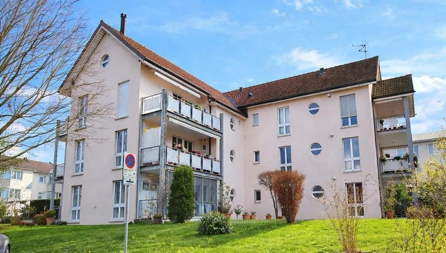 Vivere con stile vicino al lago - Foto 1 di 8