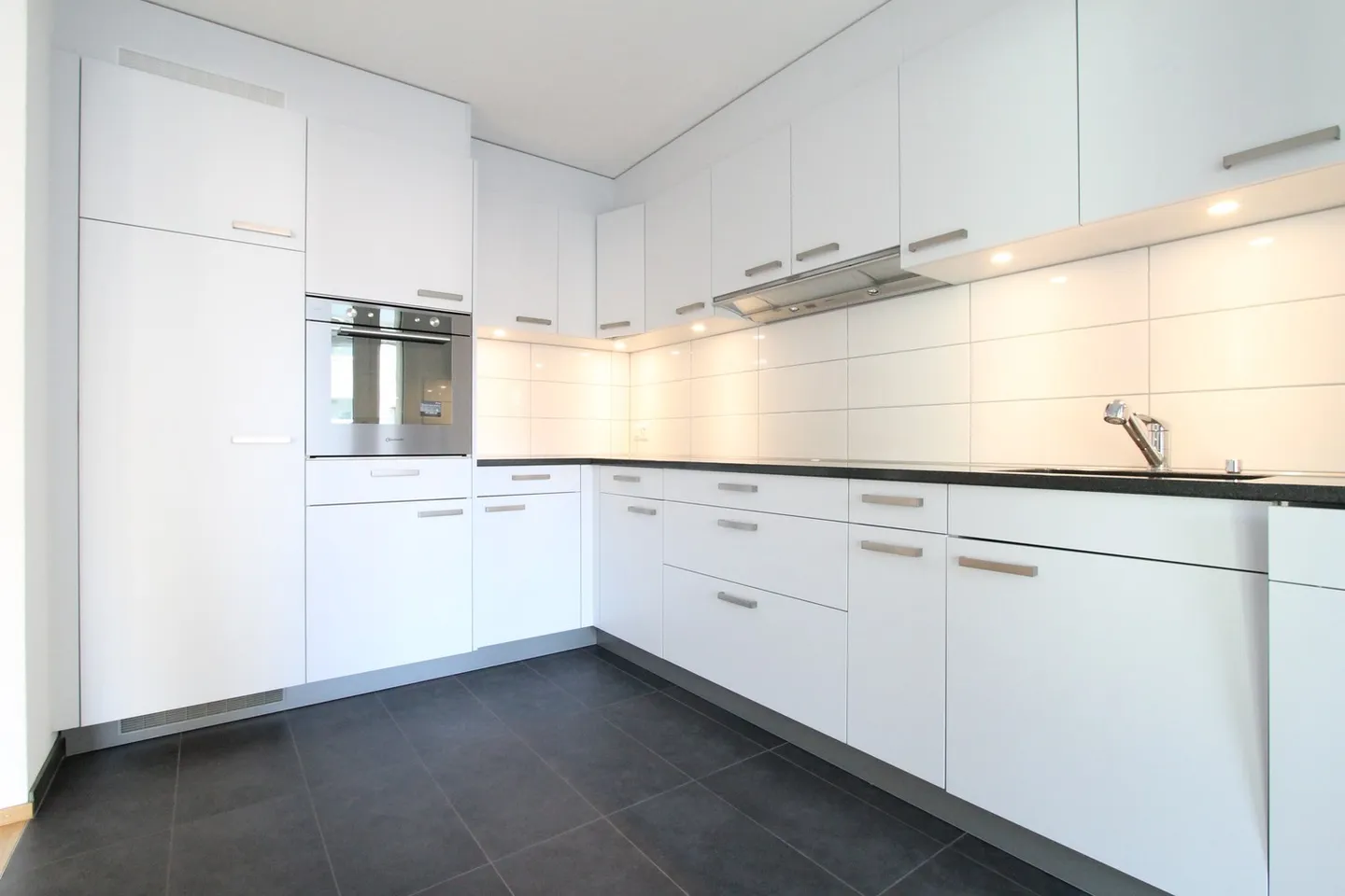 Neuwertige 3.5 Zimmerwohnung mit Eigentumsstandard zu vermieten - Foto 4 von 6