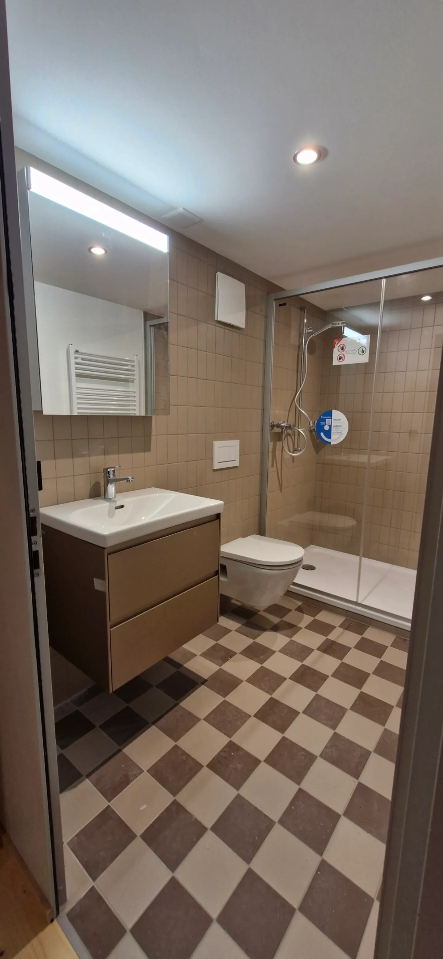 Bijou appositamente ristrutturato di 2 1/2 stanze nel centro storico - Foto 6 di 15