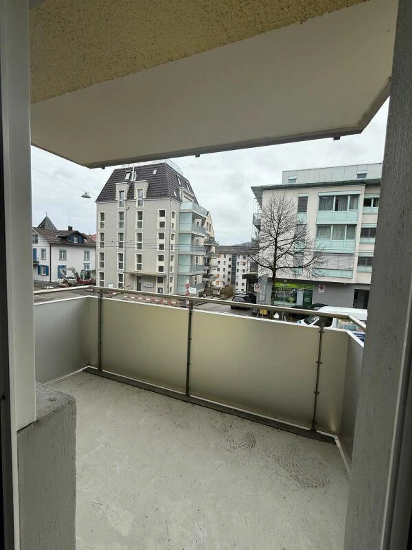 Appartement confortable avec balcon dans le meilleur emplacement - Photo 2 sur 9