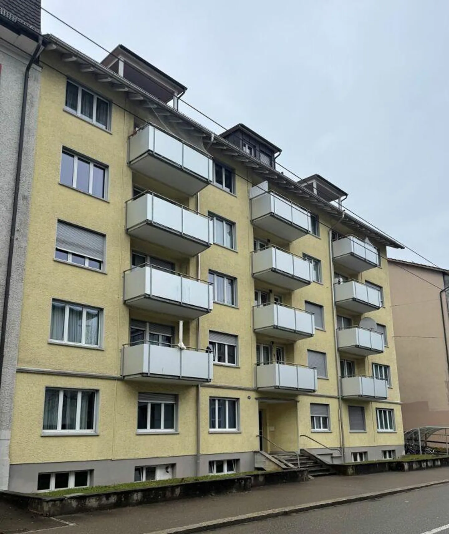 Appartement confortable avec balcon dans le meilleur emplacement - Photo 3 sur 9