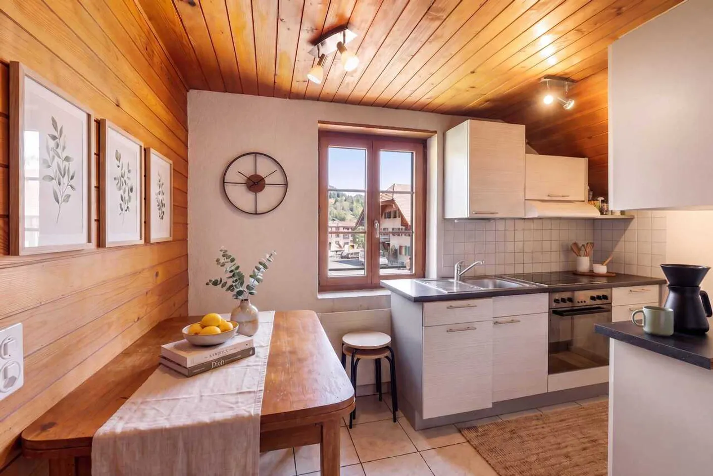 Attractive two-family house in a natural location - Photo 6 of 9