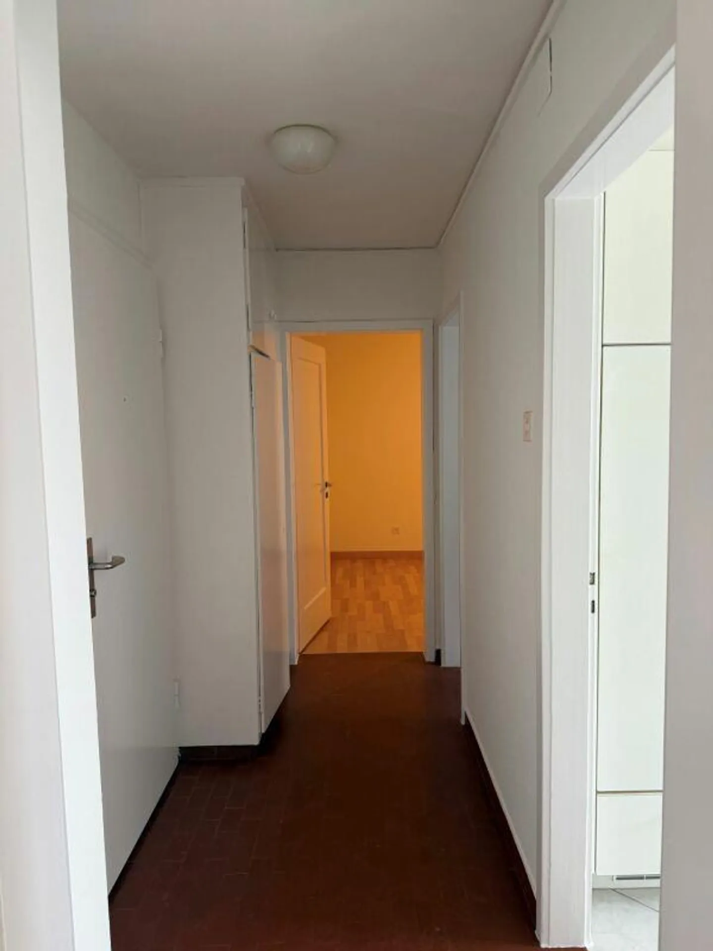 Appartement confortable avec balcon dans le meilleur emplacement - Photo 6 sur 9