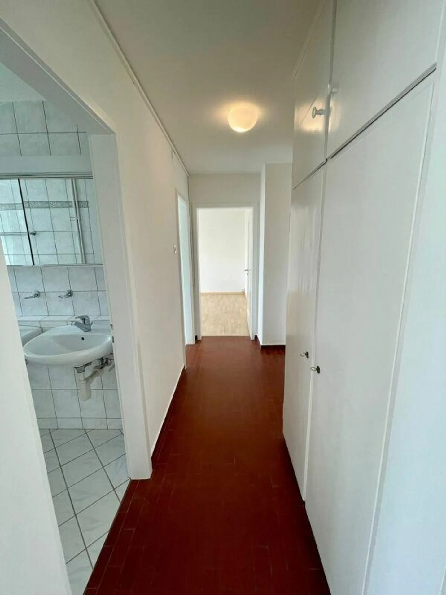 Appartement confortable avec balcon dans le meilleur emplacement - Photo 7 sur 9