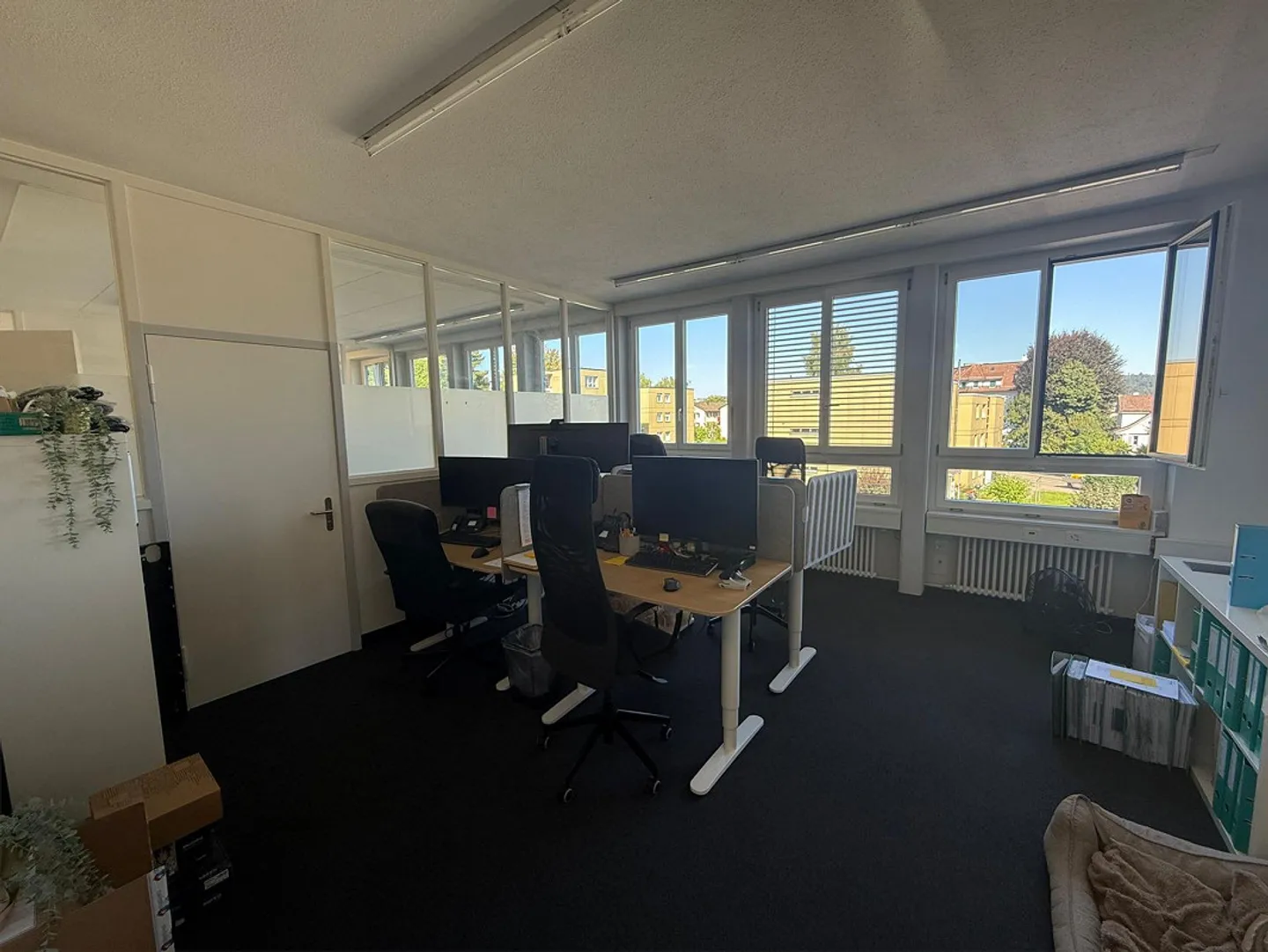 Ihr lichtdurchflutetes Büro in St. Gallen an top Lage! - Foto 2 von 2