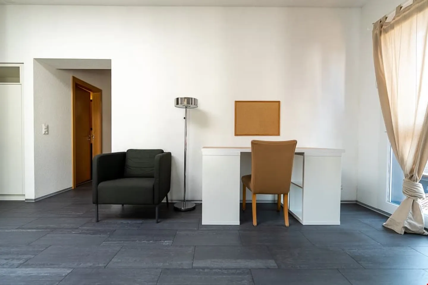 Appartamento Moderno con 1 Camera e Servizi Alberghieri - Foto 8 di 10