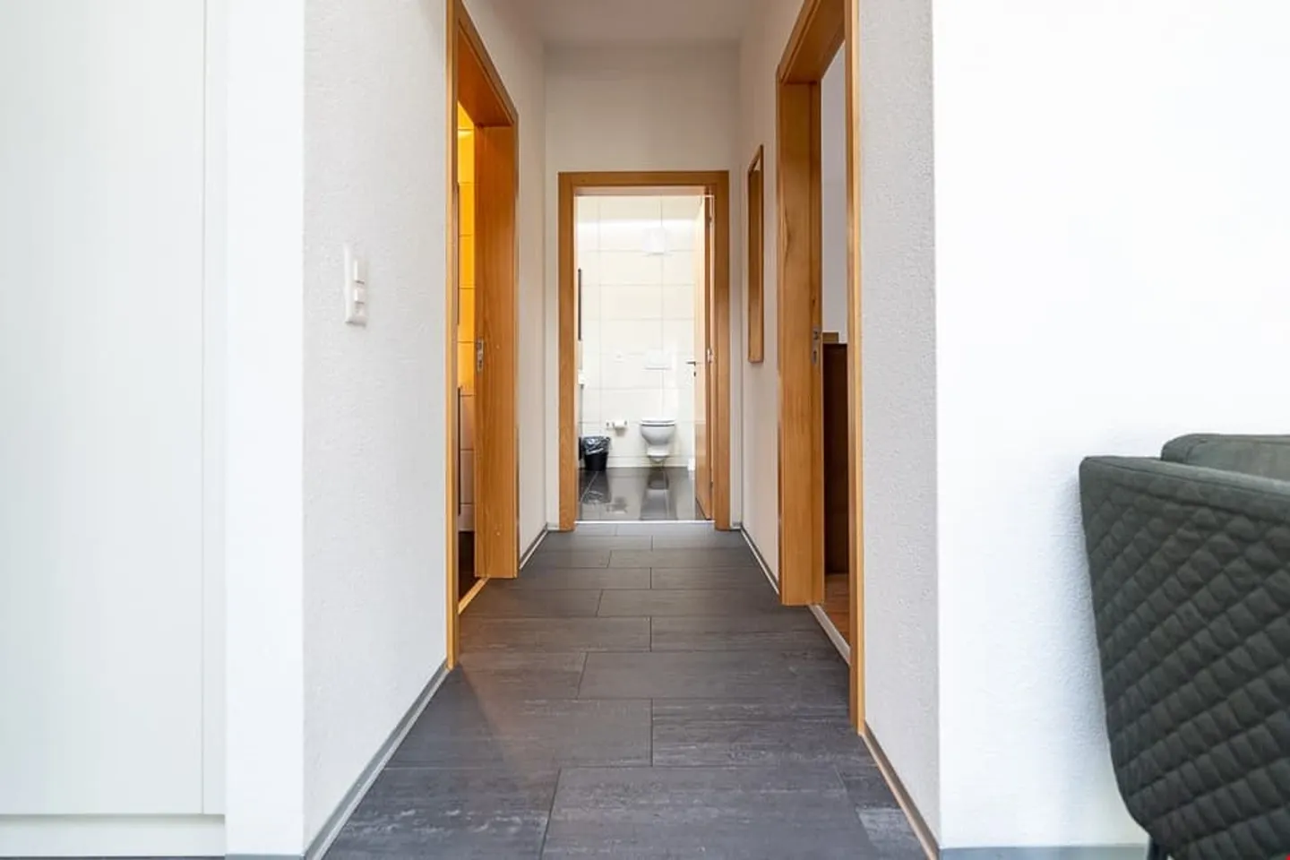 Appartamento Moderno con 1 Camera e Servizi Alberghieri - Foto 9 di 10