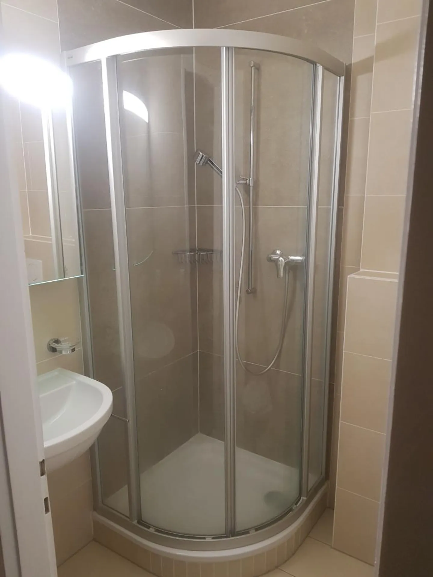 1-room apartment - Photo 2 of 2