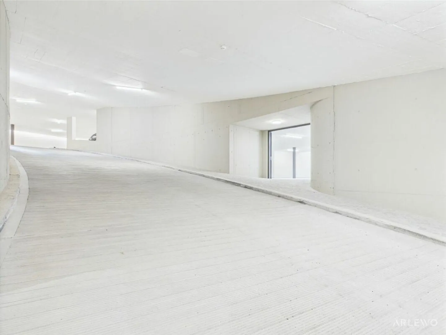 Qui nascono idee - Hall moderna con accesso diretto in auto a... - Foto 1 di 5
