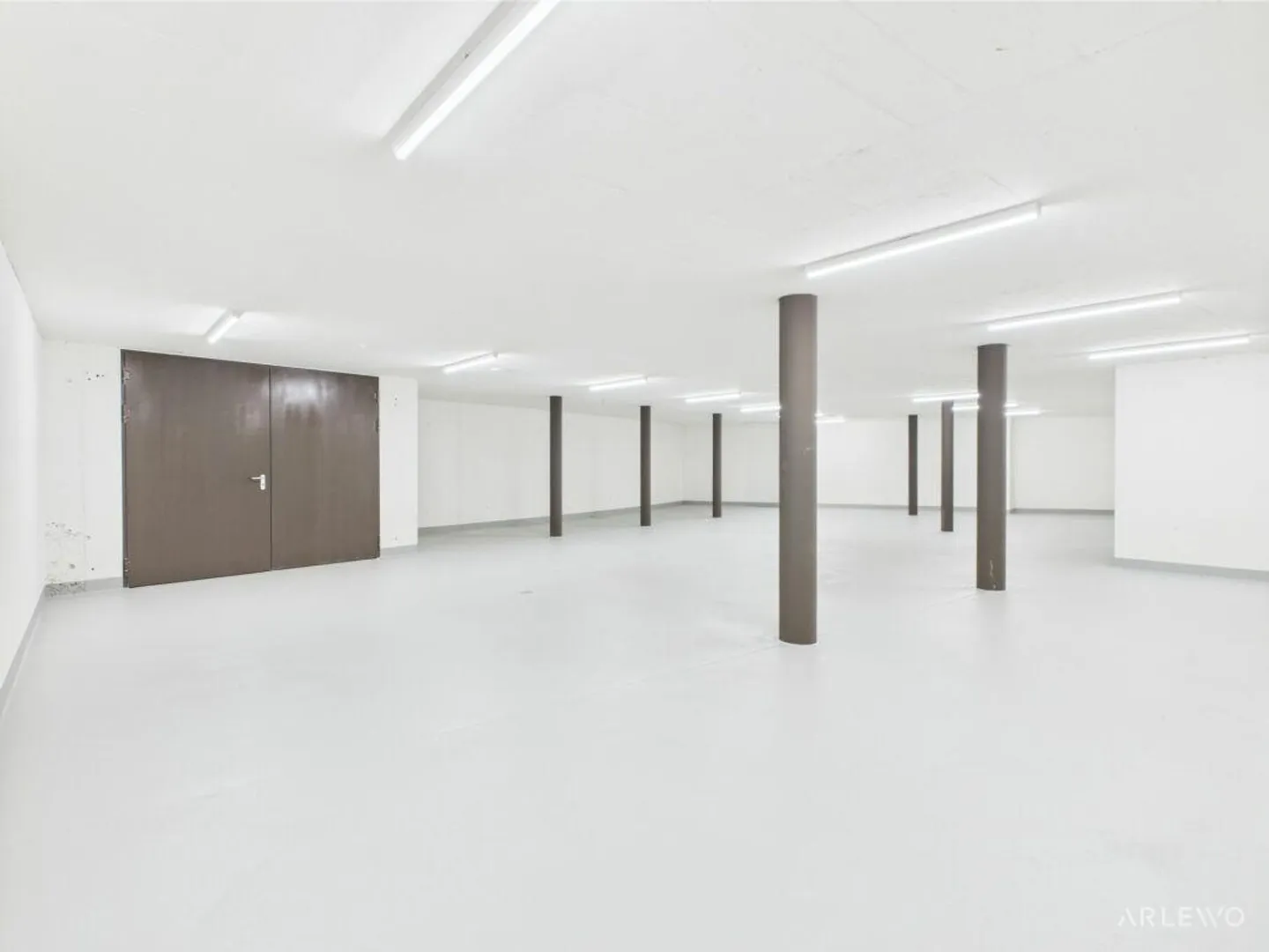 Qui nascono idee - Hall moderna con accesso diretto in auto a... - Foto 2 di 5