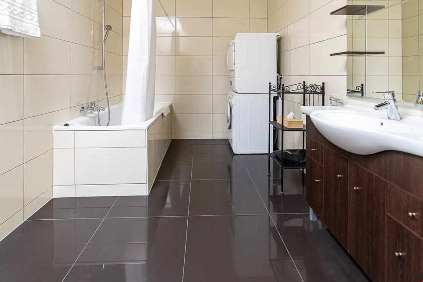 Appartamento Moderno con 1 Camera e Servizi Alberghieri - Foto 10 di 10