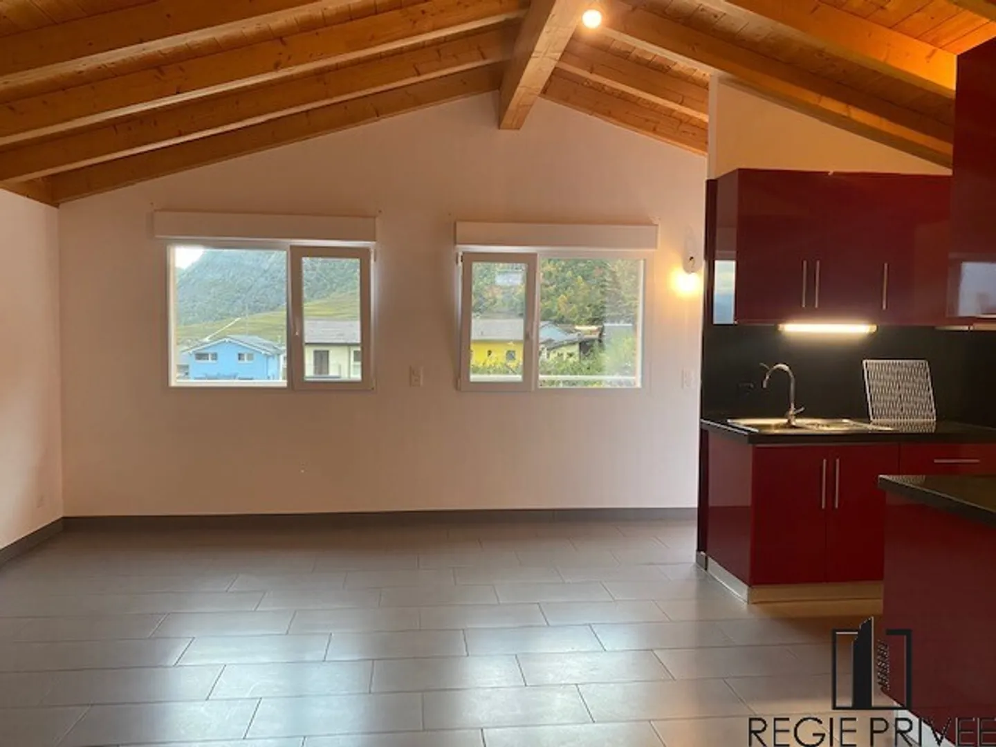 This beautiful apartment in the lovely municipality of Riddes is close to the highway and the peaceful greenery - Photo 2 of 6