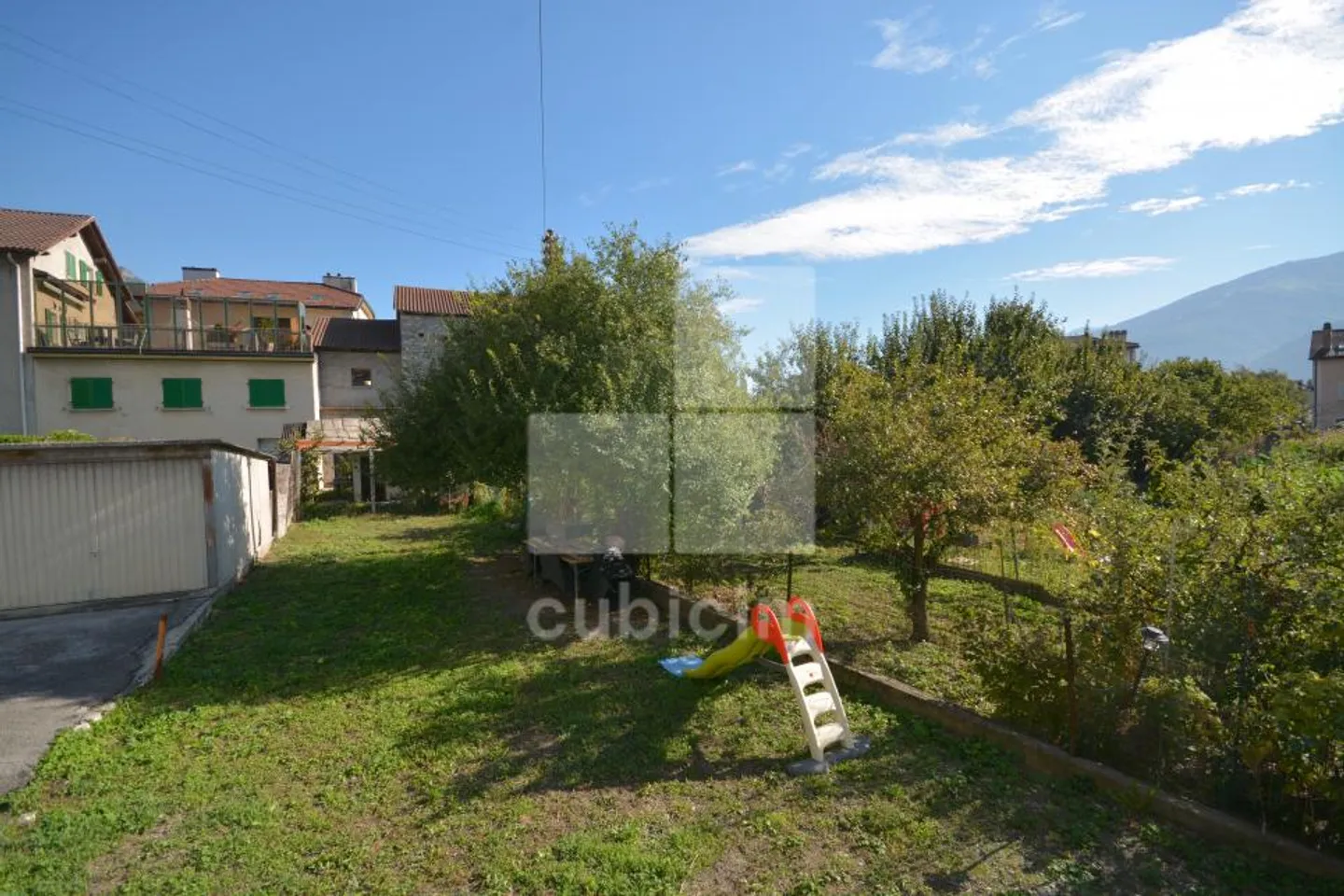 Casa con 2 appartamenti di 4,5 stanze e 1 vecchio edificio da ristrutturare - Foto 12 di 12