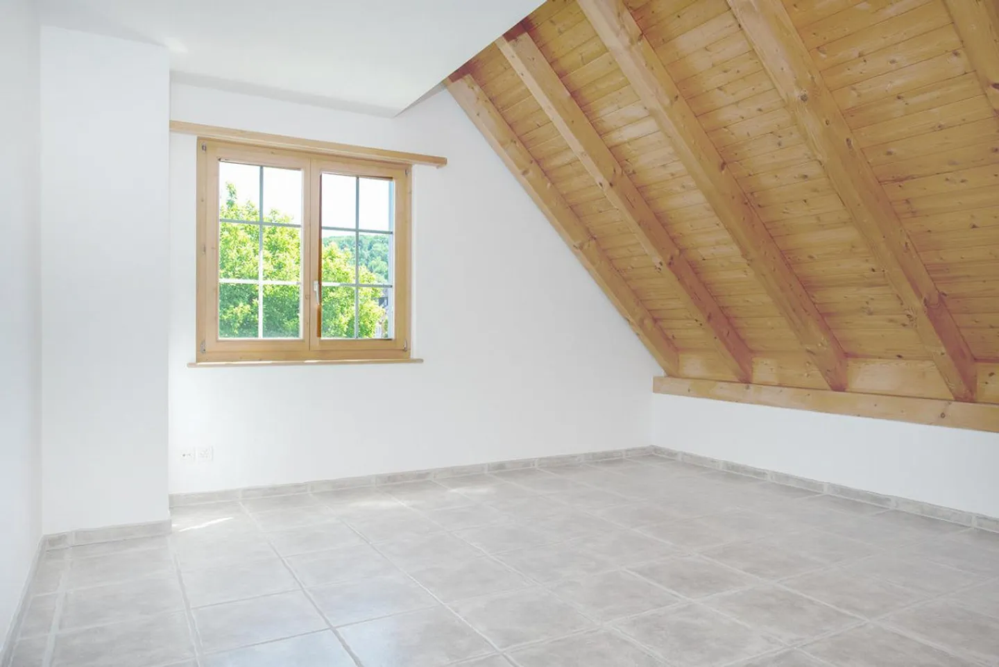 Charming attic apartment in the village center - Photo 9 of 14