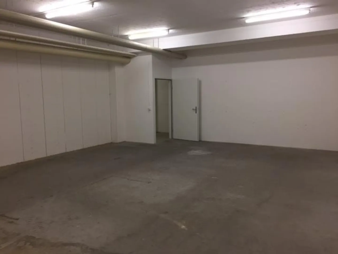 Espace de stockage au 1er sous-sol - Photo 2 sur 3
