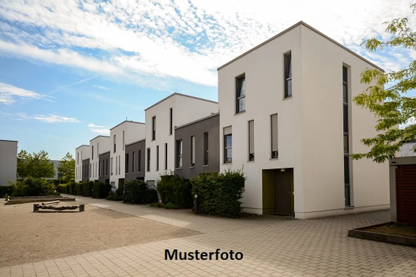 Maison de coin de 6,5 pièces - Photo 1 sur 13