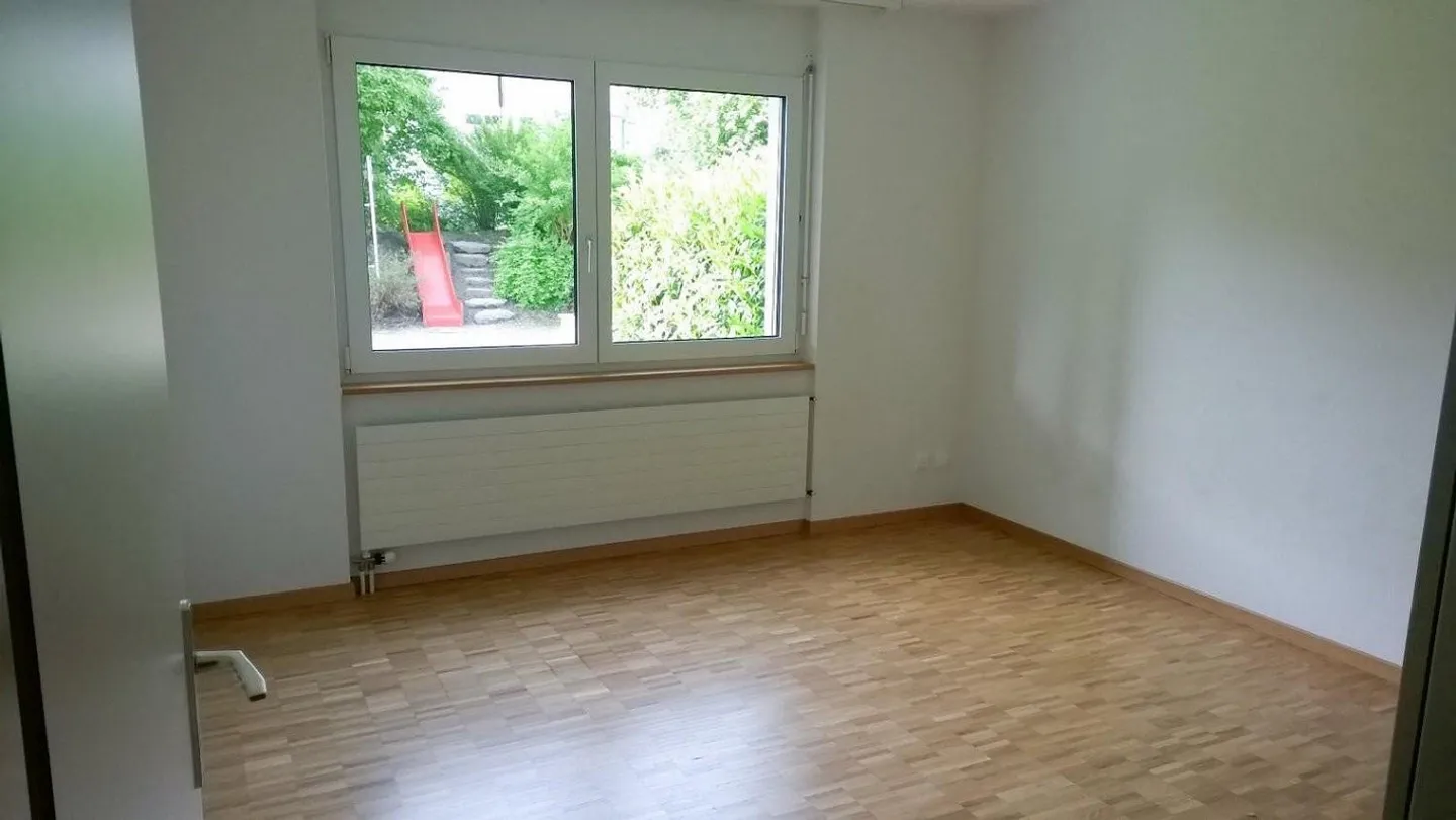 3 ½-Room Apartment on the 2nd Floor - Photo 5 of 9