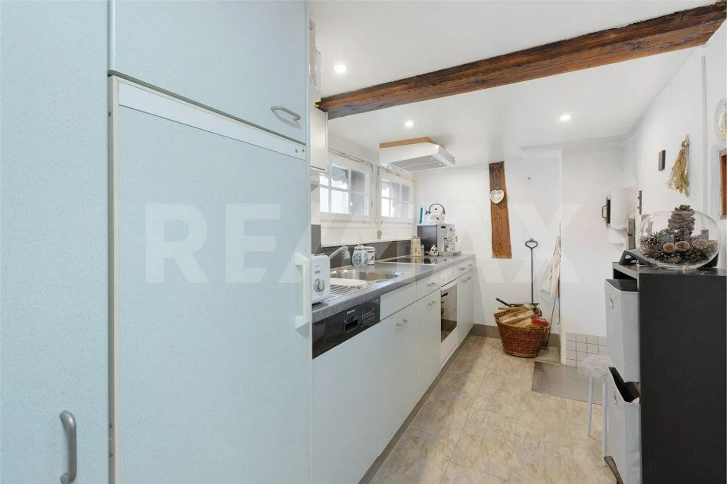 Over 10 Rooms for Your Dreams - Photo 6 of 13